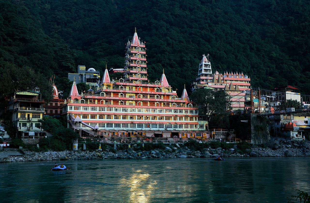 Delhi to Rishikesh Cab Service near Ganga and Rishikesh